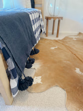 Load image into Gallery viewer, Beige & White Cowhide #2