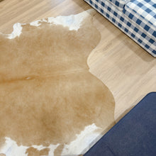 Load image into Gallery viewer, Beige & White Cowhide #1