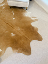 Load image into Gallery viewer, Beige & White Cowhide #2
