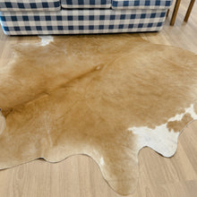 Load image into Gallery viewer, Beige & White Cowhide #1