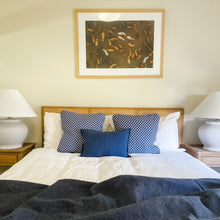 Load image into Gallery viewer, Navy with White Cushion
